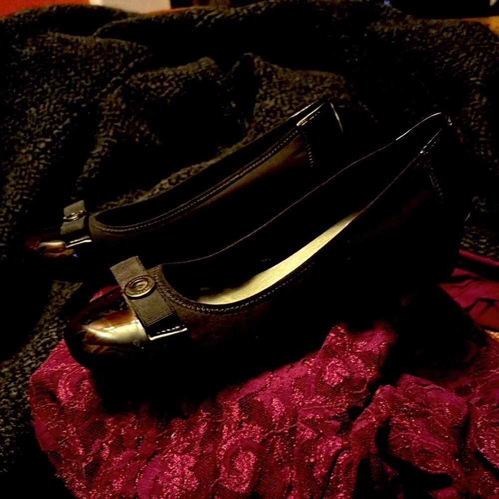 Anne Klein Black (Leather Back And Front). Size 8 1/2. Practically New